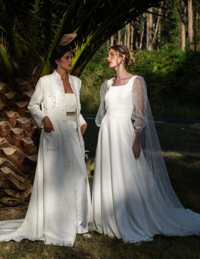Multilooks, estilismos, vestidos de novia desmontables, pareja de novias galicia María Barcia