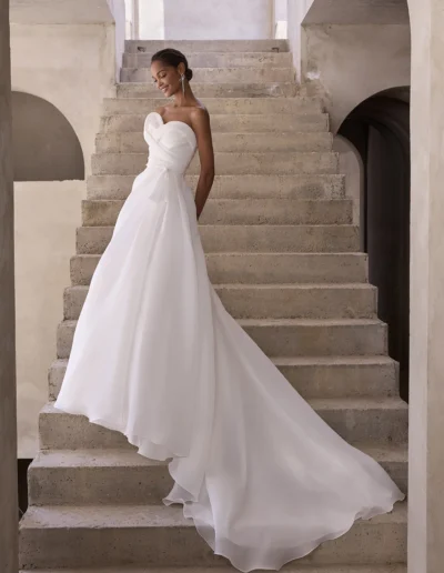 precioso vestido evasé elegante con gran diseño