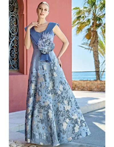 vestido con flor aplicada