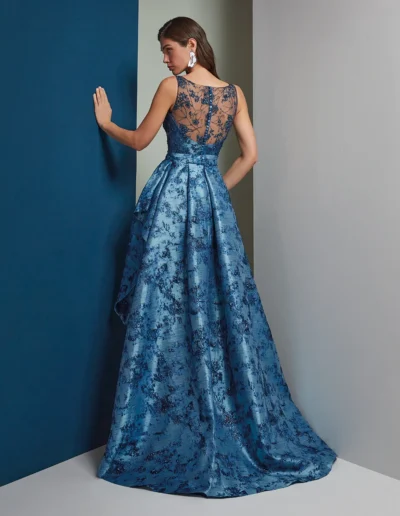 estilismo de madrina impecable